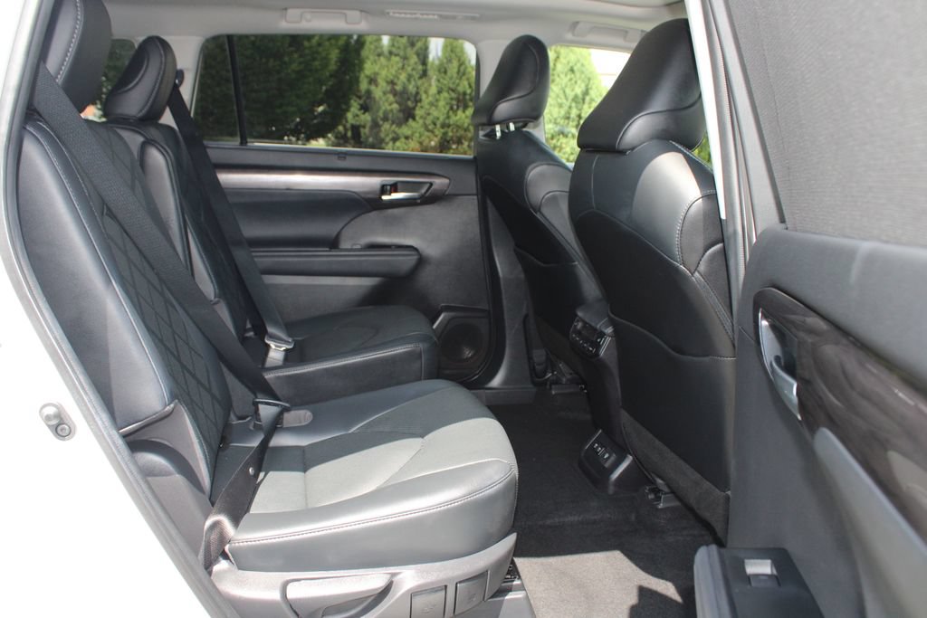 Used 2021 Toyota Highlander Platinum AWD/4WD image 11