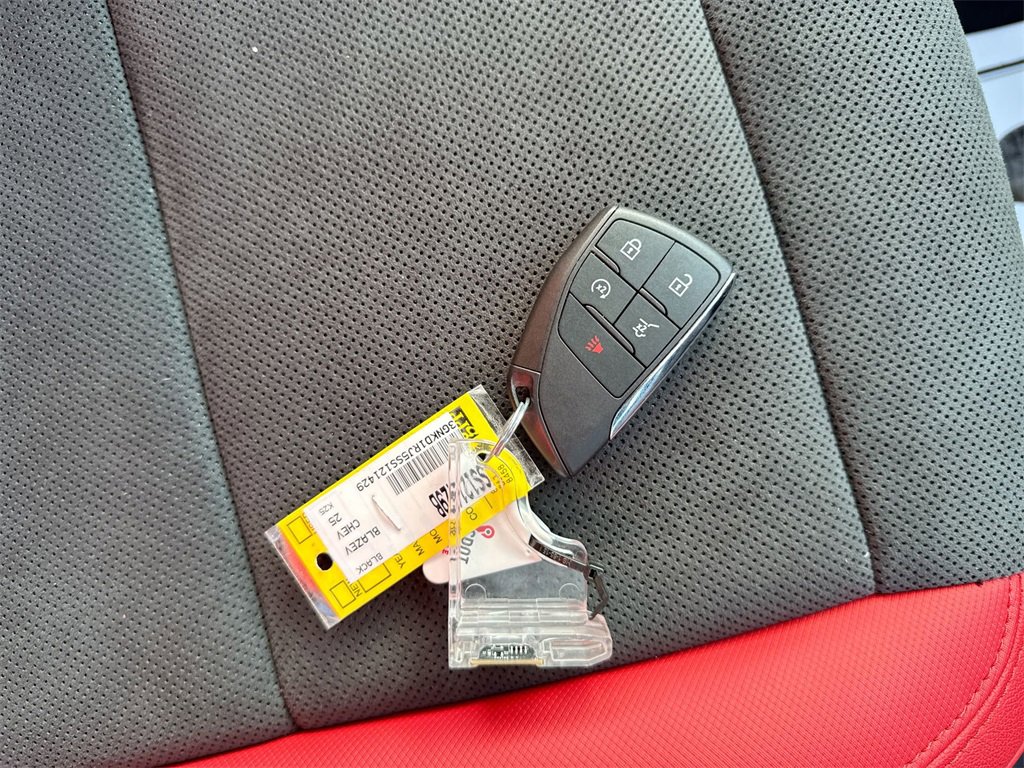 Used 2025 Chevrolet Blazer EV RS w/ Super Cruise Package image 35