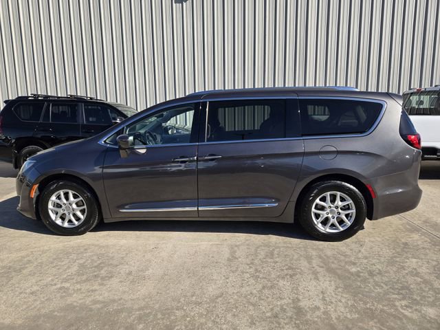 Used 2020 Chrysler Pacifica Touring-L image 8