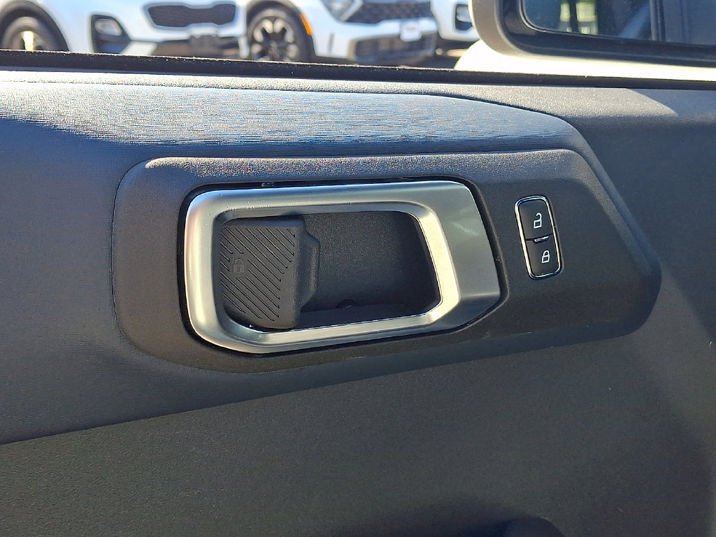 Used 2023 Ford Bronco Outer Banks AWD/4WD image 14