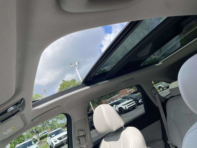 Used 2023 Kia Sorento SX Prestige w/ Panoramic Sunroof Package AWD/4WD image 17