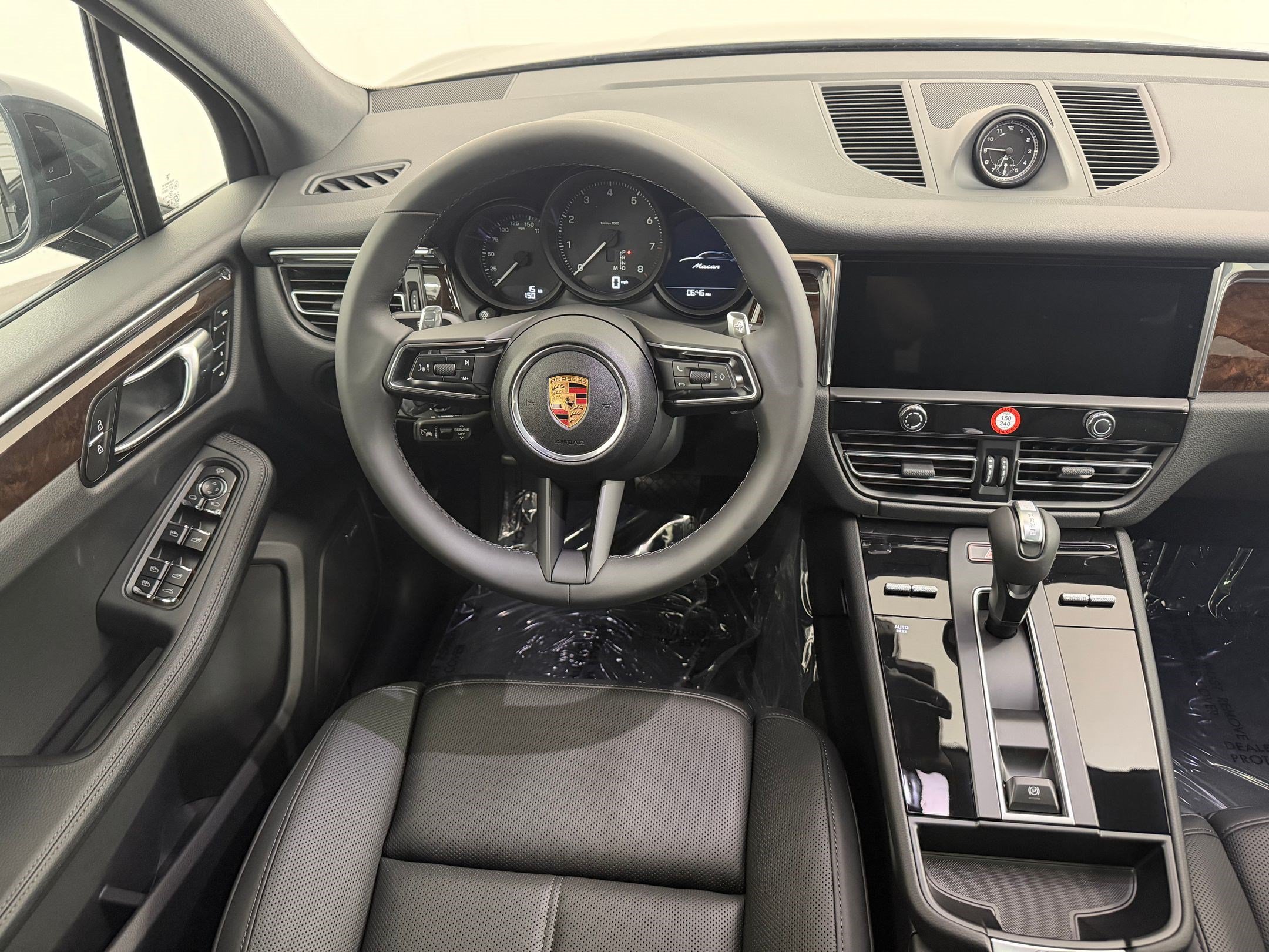 New 2026 Porsche Macan AWD/4WD image 23