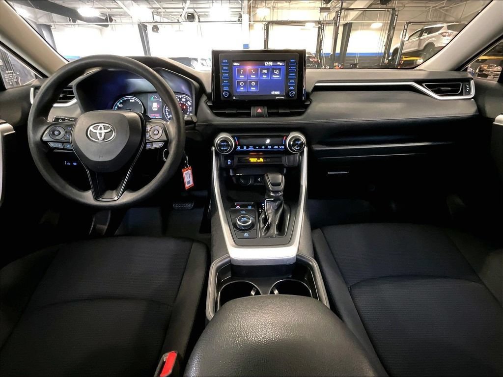 Used 2020 Toyota RAV4 LE w/ Carpet Mat Package AWD/4WD image 21