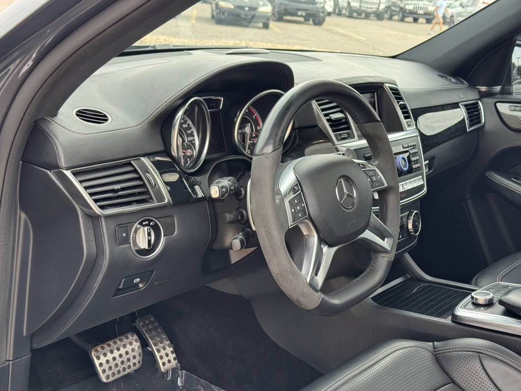 Used 2014 Mercedes-Benz ML 63 AMG 4MATIC image 22