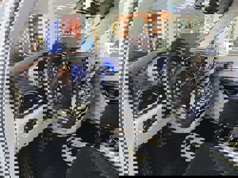 Used 2018 Chrysler Pacifica Touring Plus w/ Tire & Wheel Group image 8