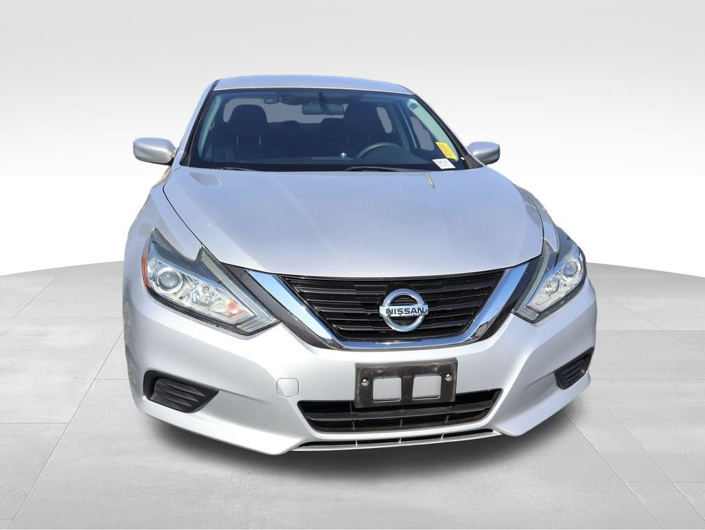 Used 2017 Nissan Altima 2.5 S w/ Power Driver Seat Package FWD image 7