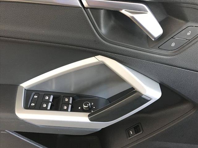 Used 2020 Audi Q3 2.0T Premium w/ Convenience Package AWD/4WD image 16