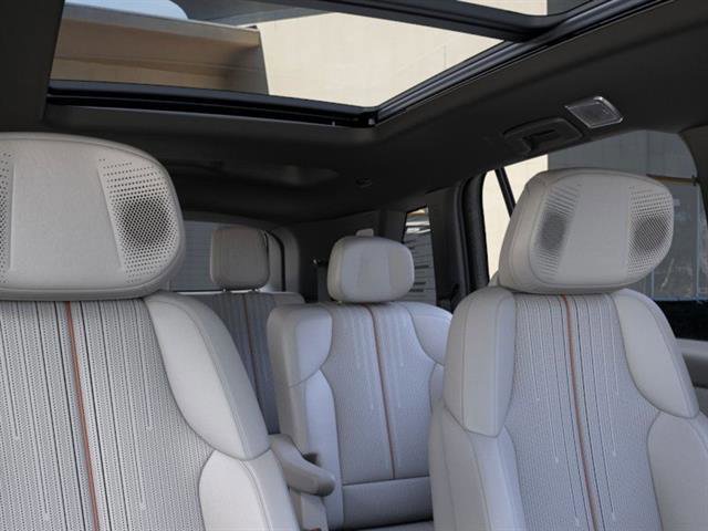 New 2026 Cadillac Vistiq Sport w/ LPO, Floor Liner Package image 24