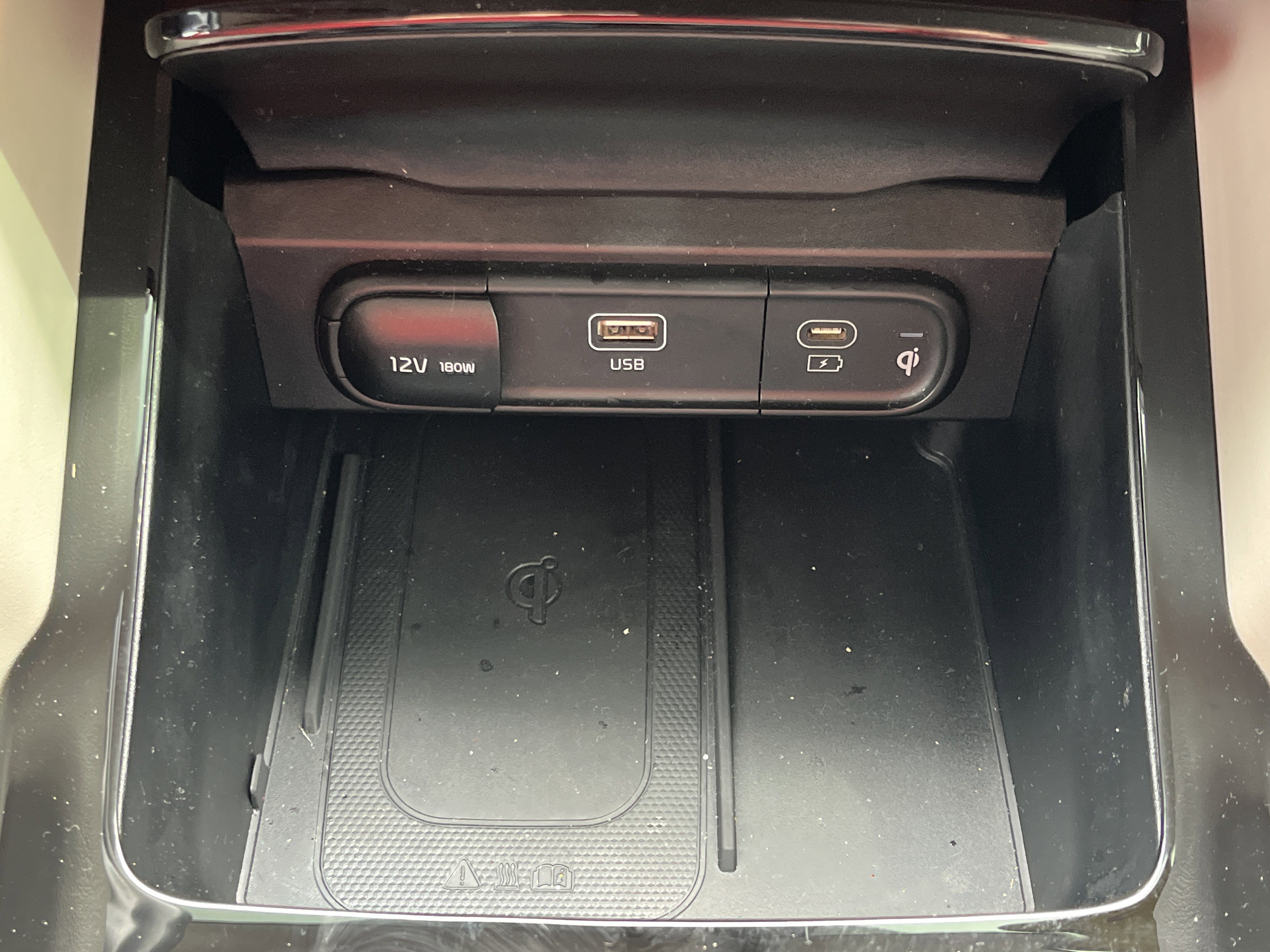 Used 2023 Kia Telluride EX w/ EX Captain's Chair Package image 9