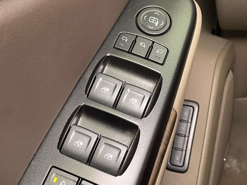 Used 2020 Chevrolet Suburban LT AWD/4WD image 34