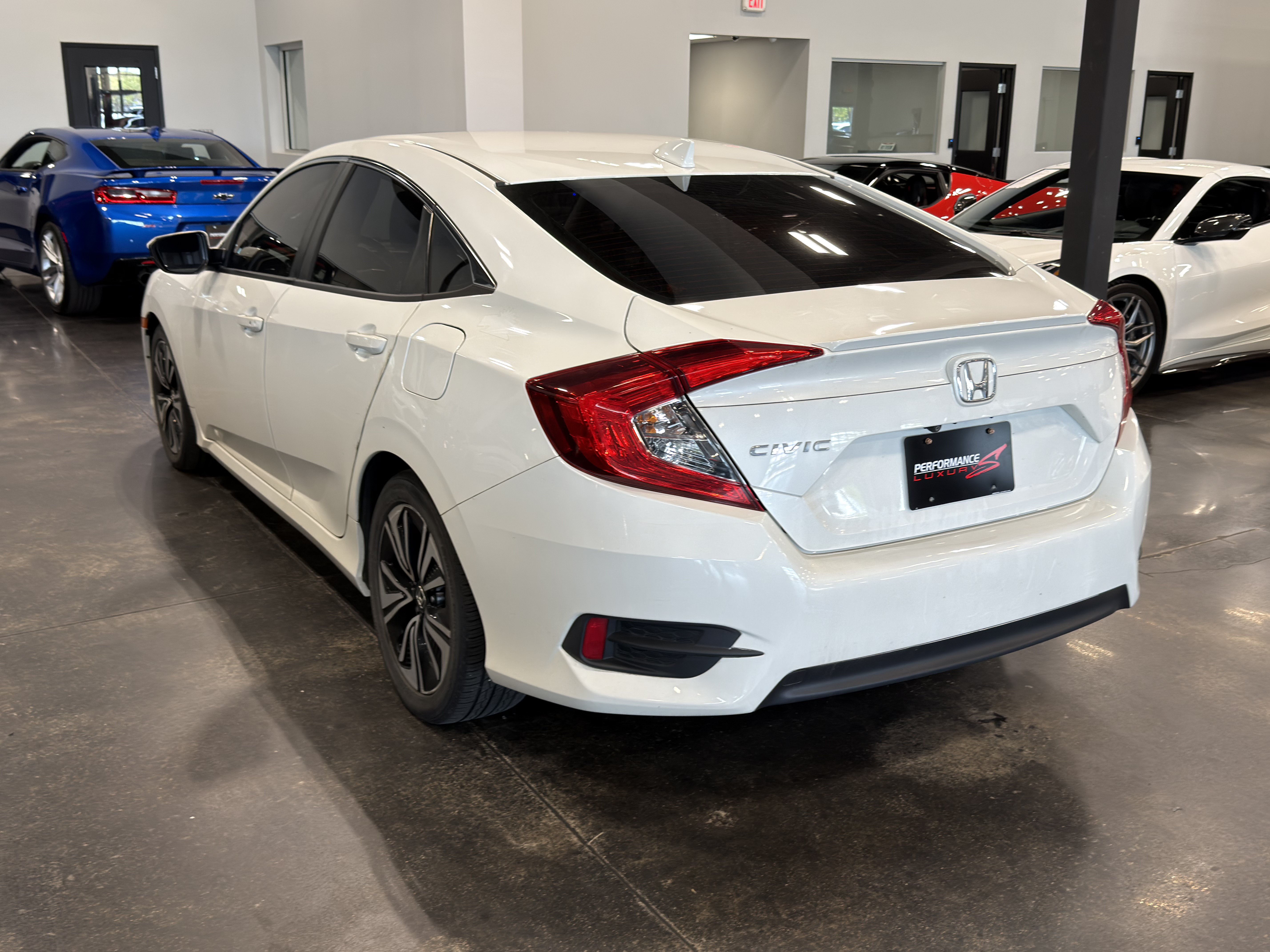 Used 2018 Honda Civic EX-T image 3