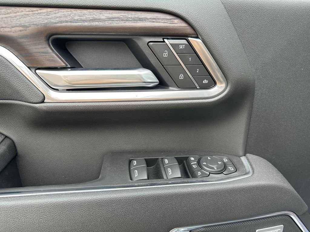 New 2025 GMC Sierra 3500 SLT image 7