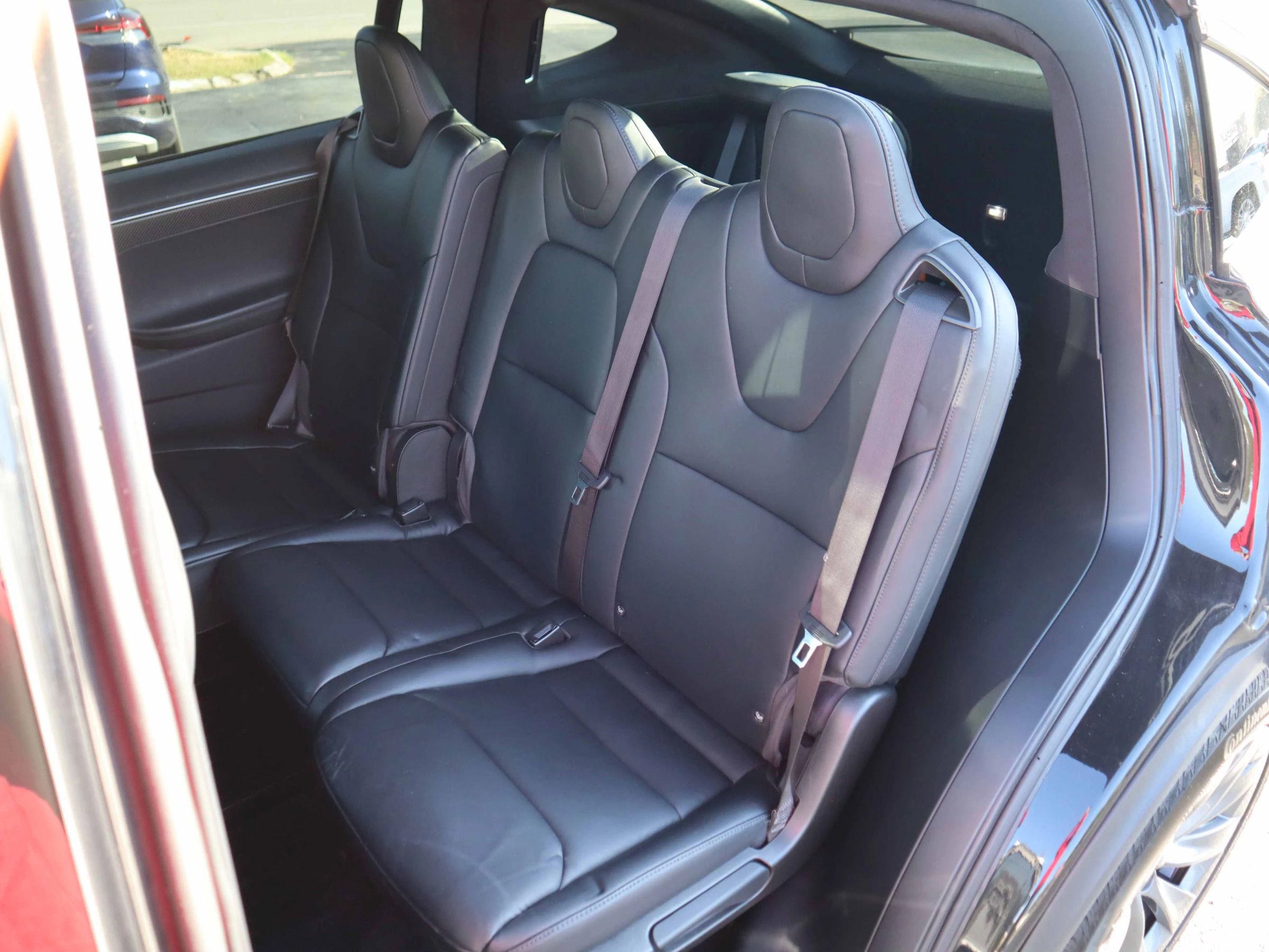 Used 2018 Tesla Model X 100D image 3