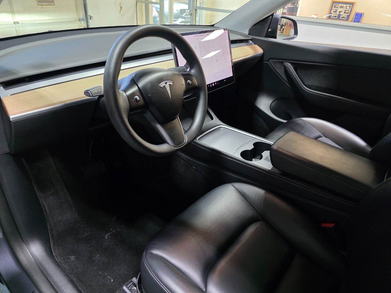 Used 2021 Tesla Model Y Long Range AWD/4WD image 16