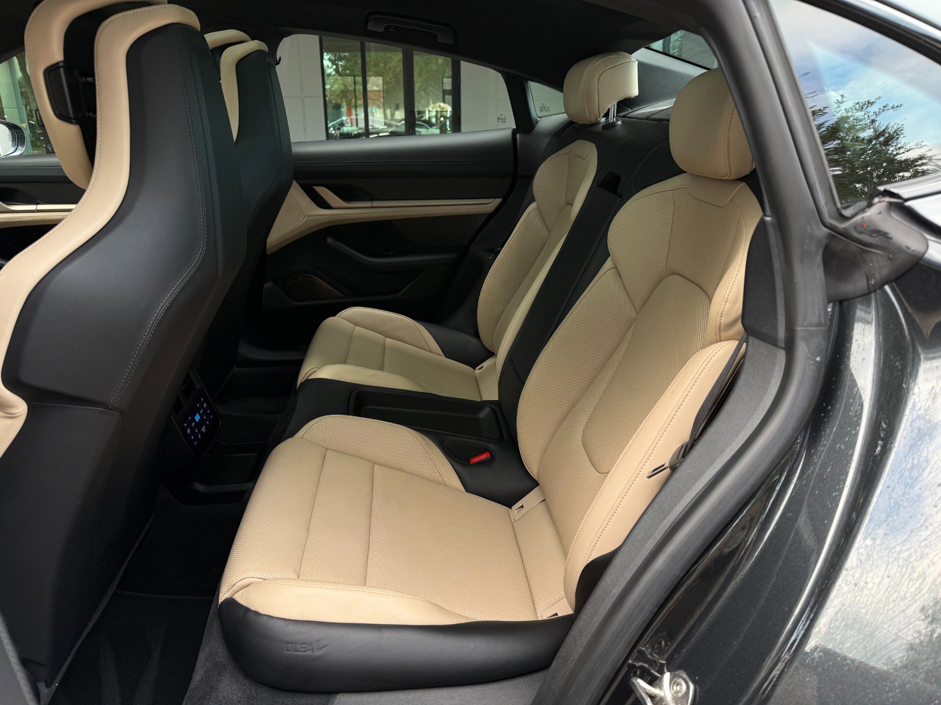 Used 2020 Porsche Taycan Turbo S image 30