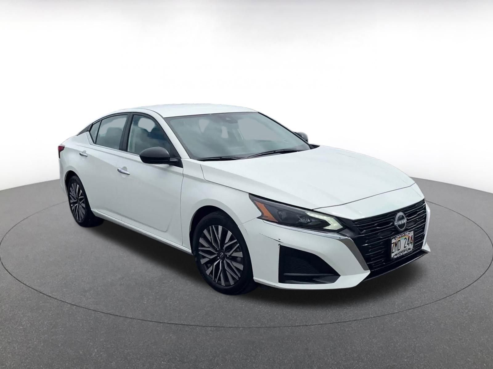 Used 2025 Nissan Altima 2.5 SV image 3