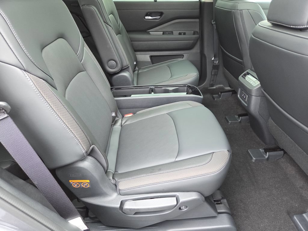 New 2026 Nissan Pathfinder SL w/ SL Premium Package AWD/4WD image 22