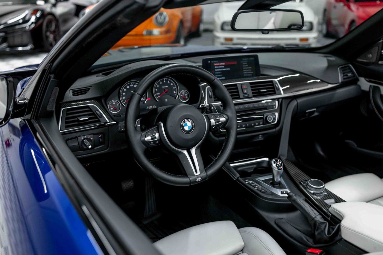 Used 2020 BMW M4 Convertible w/ Competition Package RWD image 2