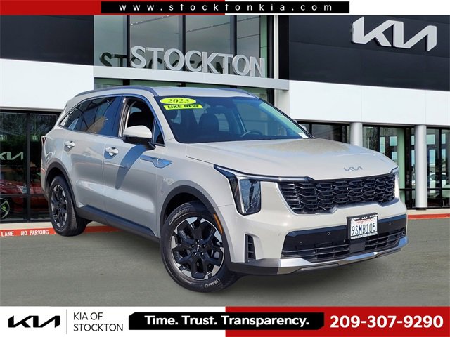 Used 2025 Kia Sorento S