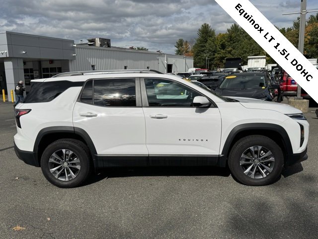 Used 2025 Chevrolet Equinox LT w/ Safety and Technology Package image 4