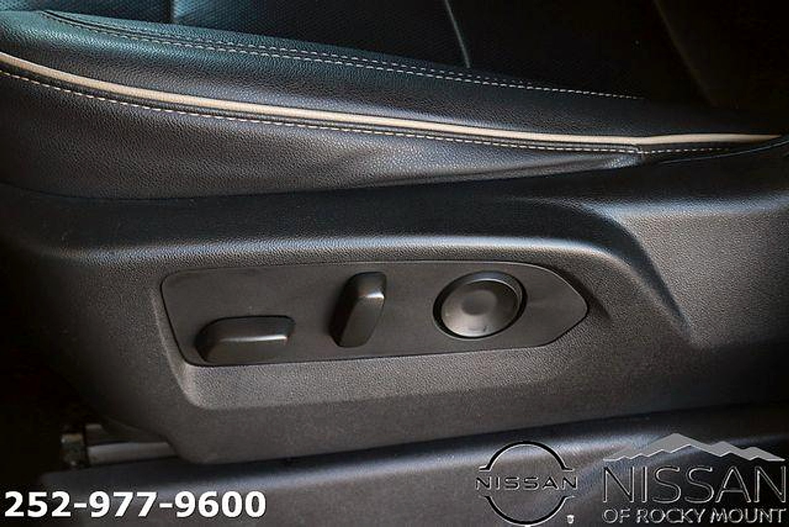 Used 2023 Chevrolet Suburban Premier RWD image 19