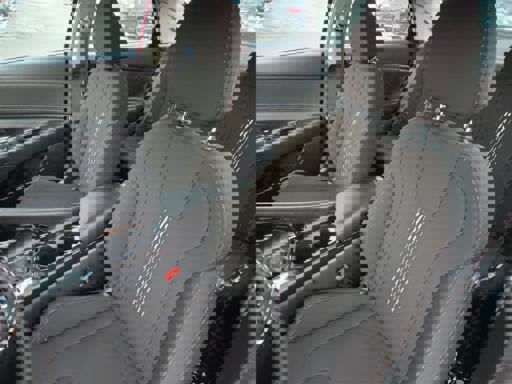 Used 2023 Hyundai Elantra SEL w/ Convenience Package image 13