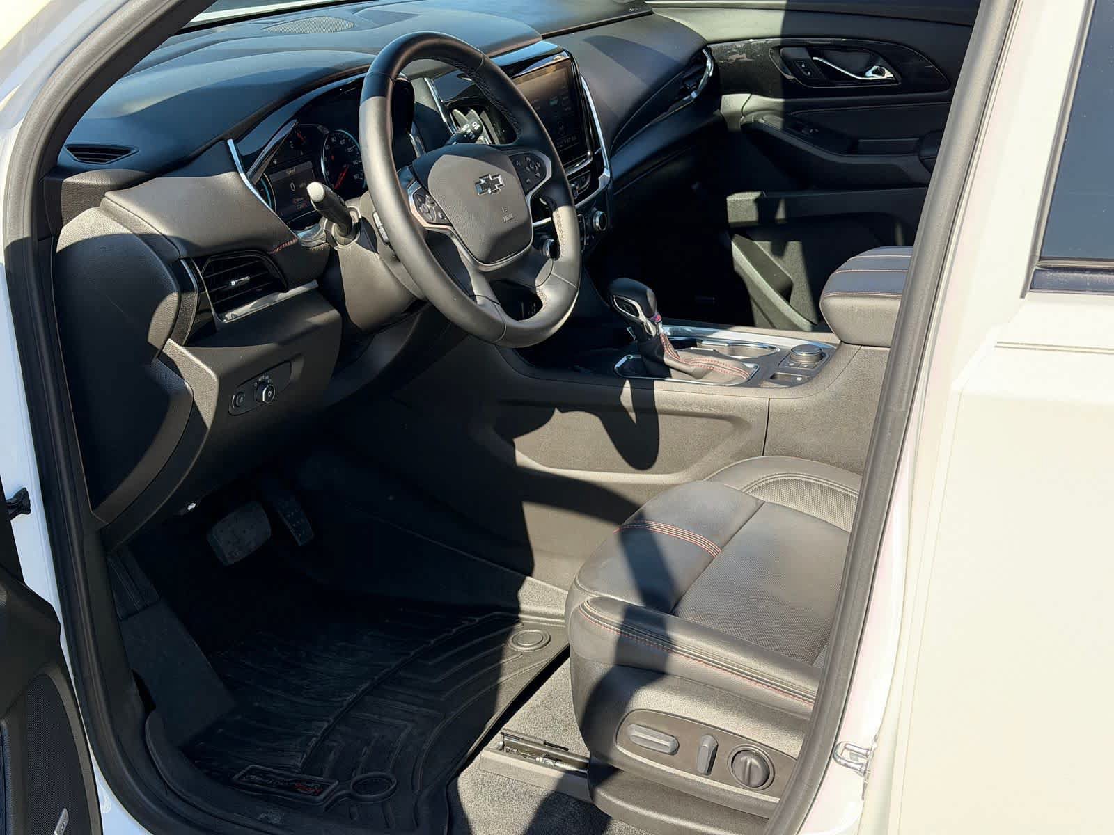 Used 2023 Chevrolet Traverse RS AWD/4WD image 13