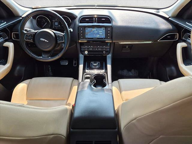 Used 2017 Jaguar F-PACE Premium AWD/4WD image 17