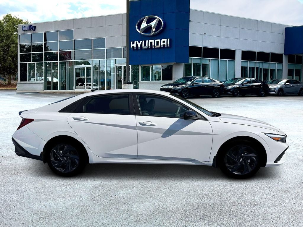 New 2026 Hyundai Elantra Sport FWD image 11