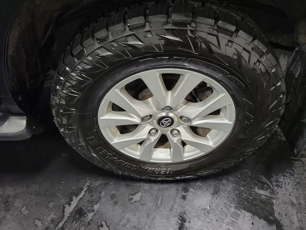 Used 2018 Toyota Land Cruiser AWD/4WD image 10