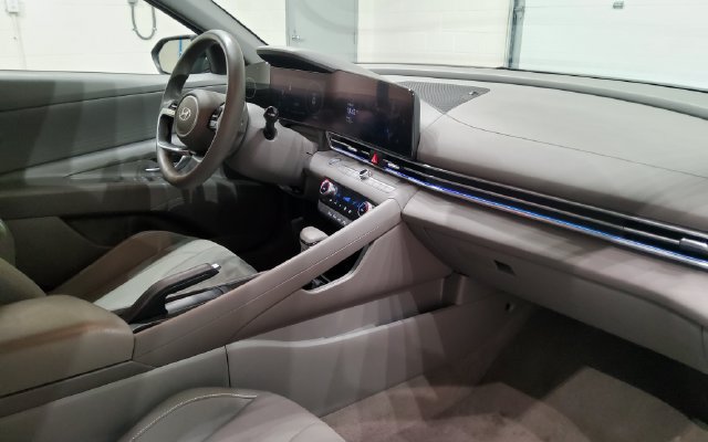 Used 2024 Hyundai Elantra SEL FWD image 16