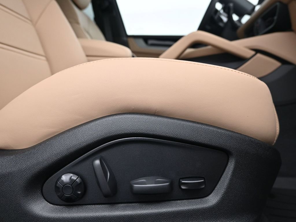 New 2026 Porsche Cayenne image 14