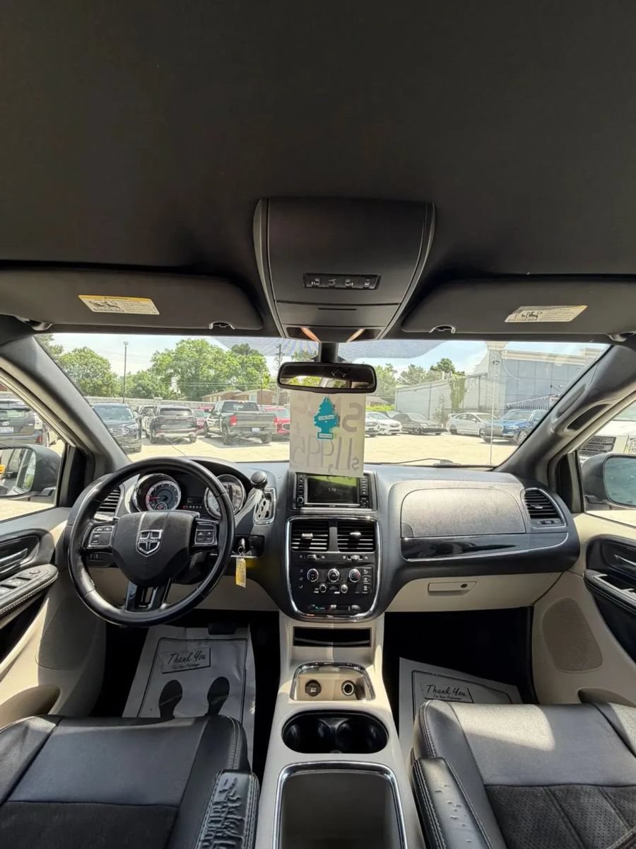 Used 2020 Dodge Grand Caravan SXT FWD image 12