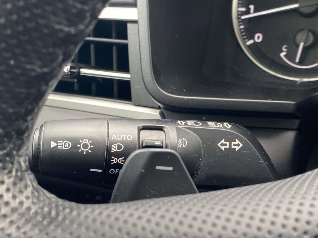 Used 2023 Mitsubishi Outlander SE image 31