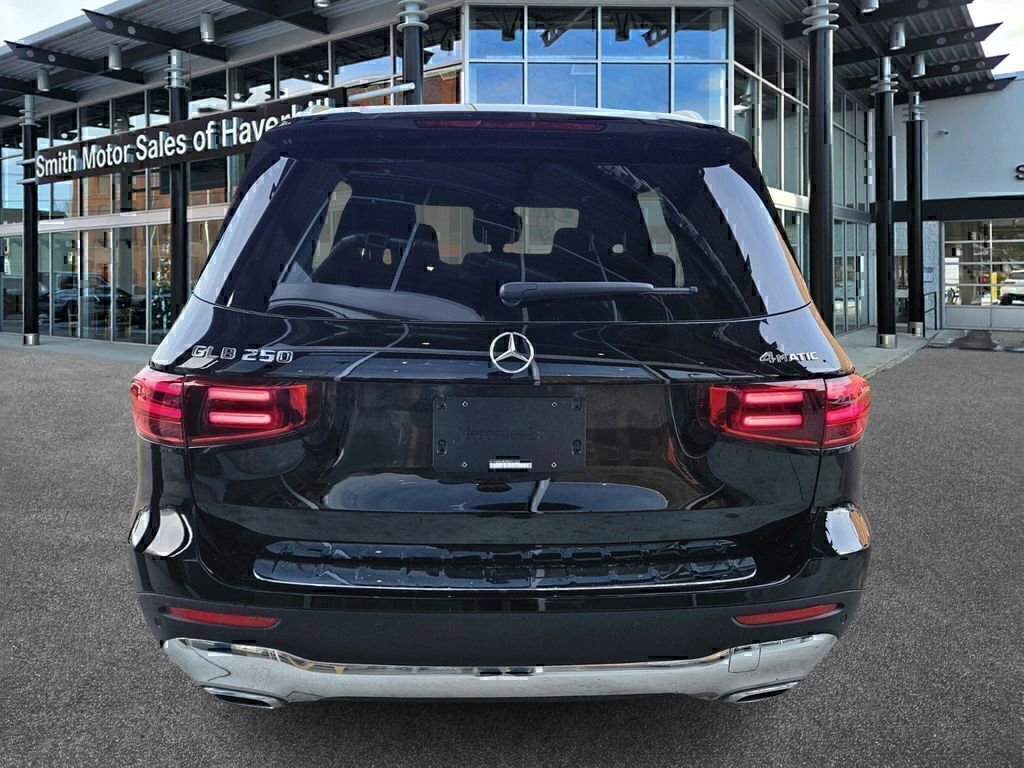 Certified 2024 Mercedes-Benz GLB 250 4MATIC image 4