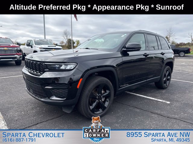 Used 2024 Jeep Grand Cherokee Altitude AWD/4WD image 7