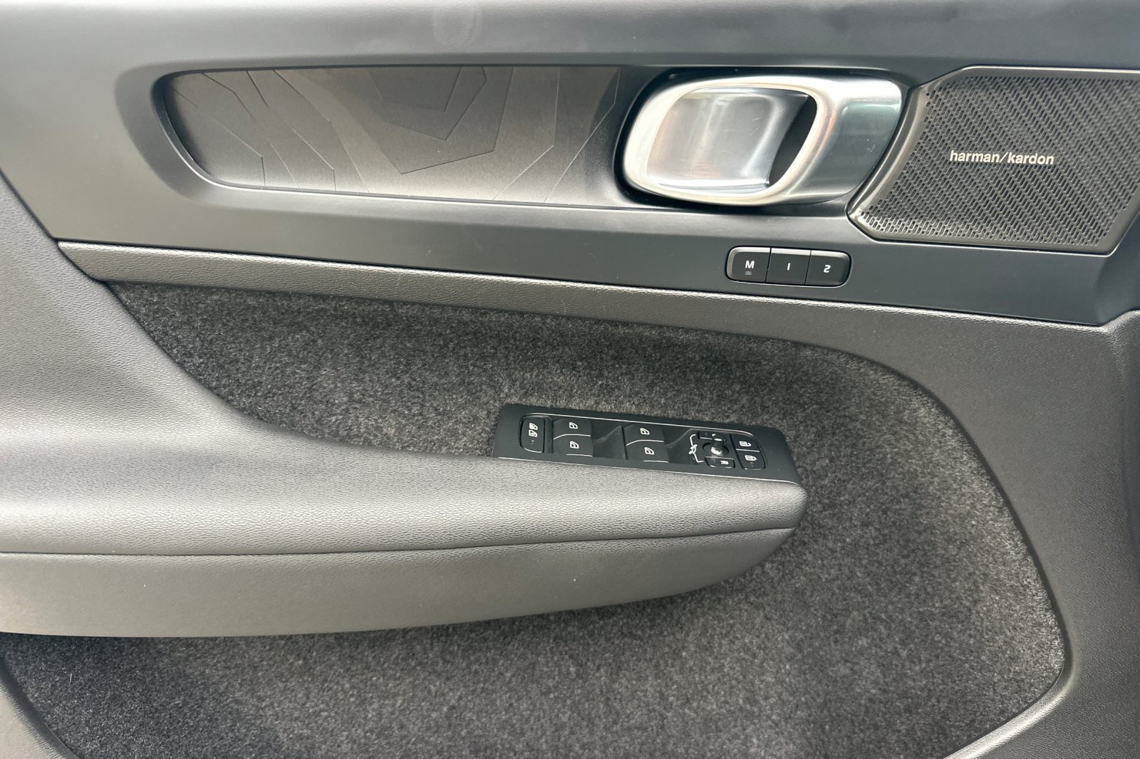 Certified 2023 Volvo C40 P8 Recharge Ultimate w/ Protection Package Premier AWD/4WD image 11