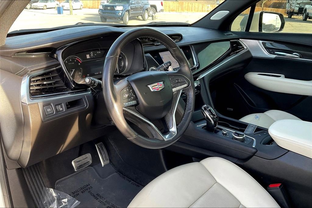 Used 2023 Cadillac XT6 Sport image 13