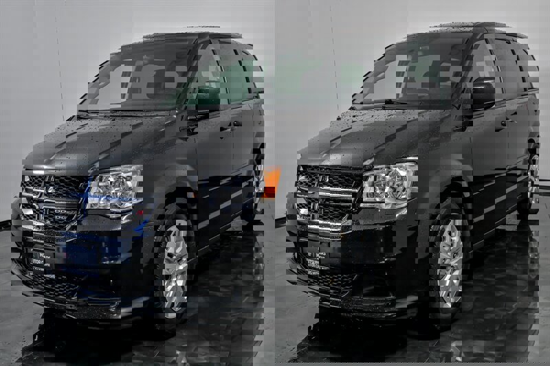 Used 2017 Dodge Grand Caravan SE image 5