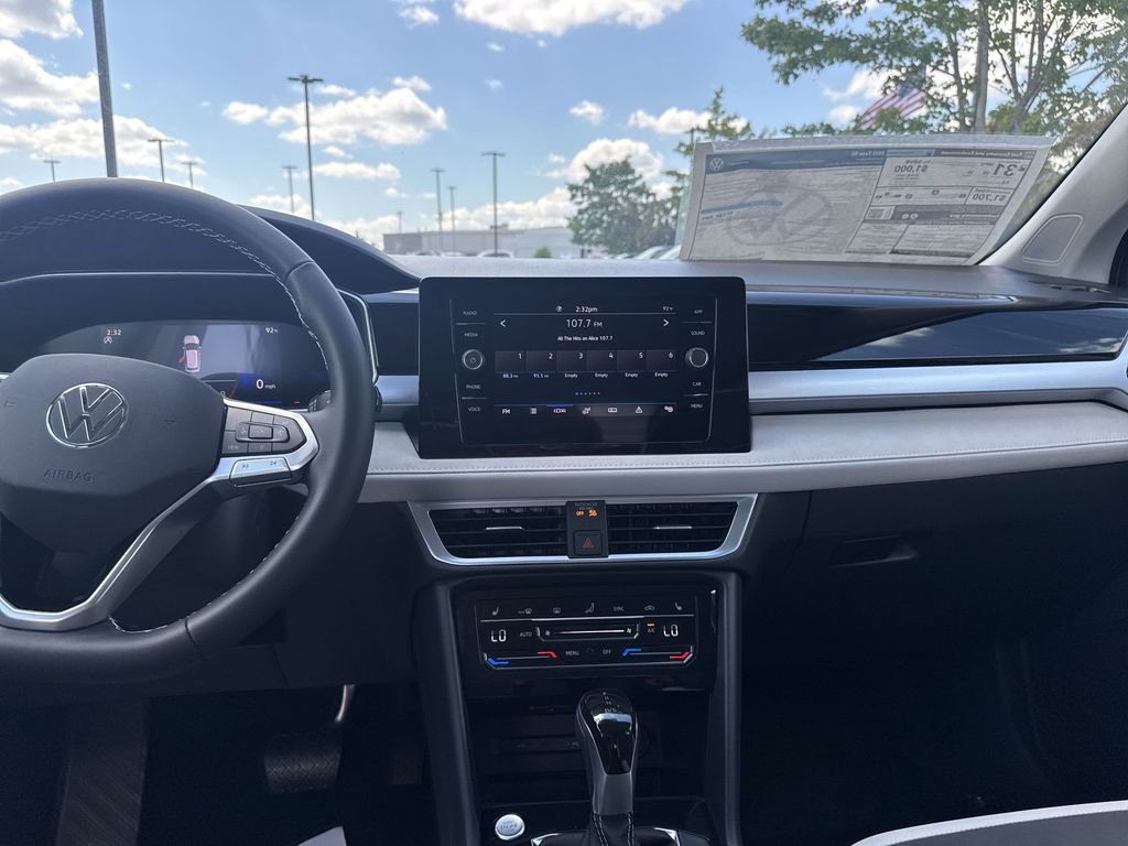 New 2025 Volkswagen Taos SE image 13
