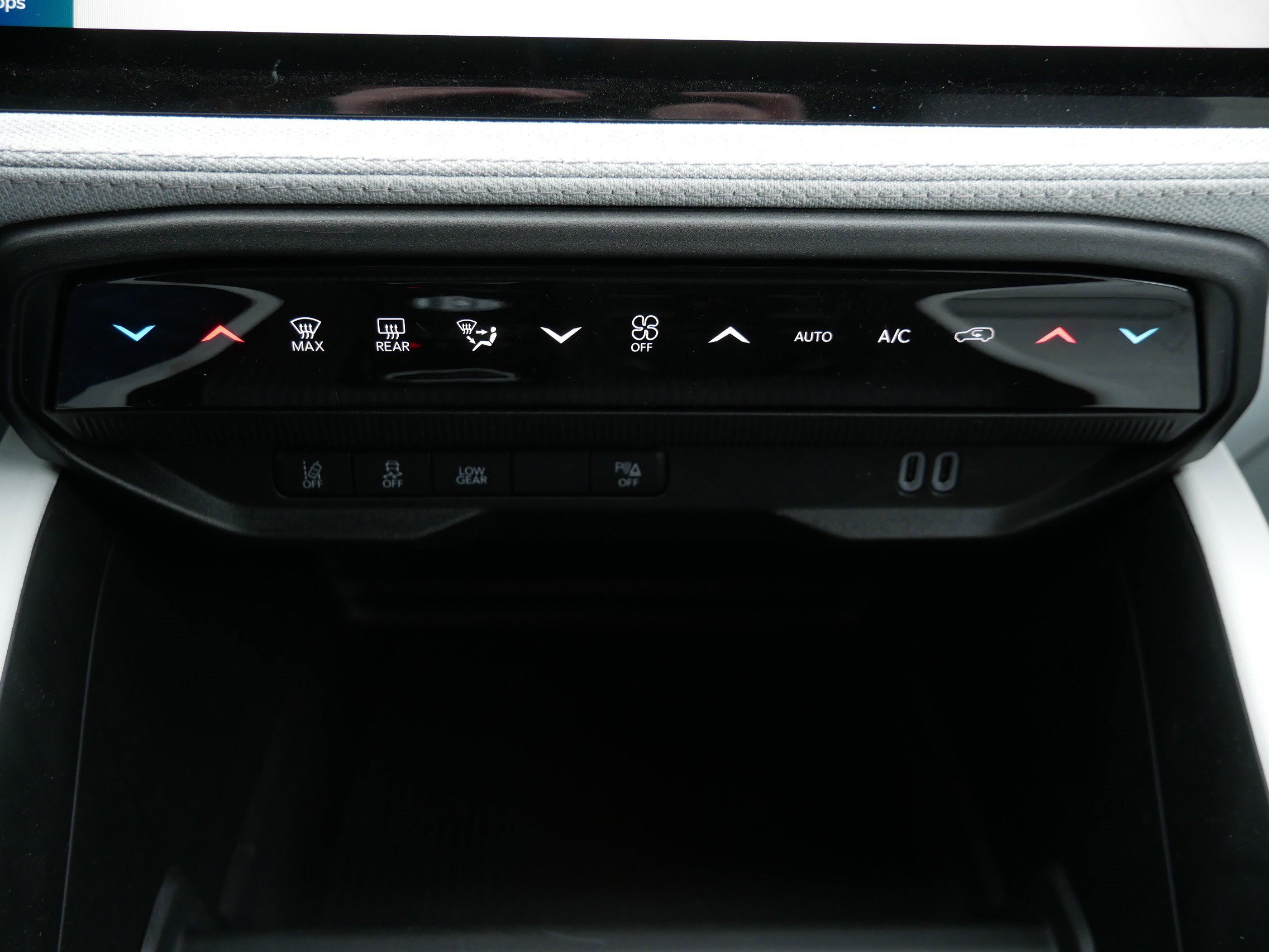 New 2026 Jeep Cherokee Laredo AWD/4WD image 19
