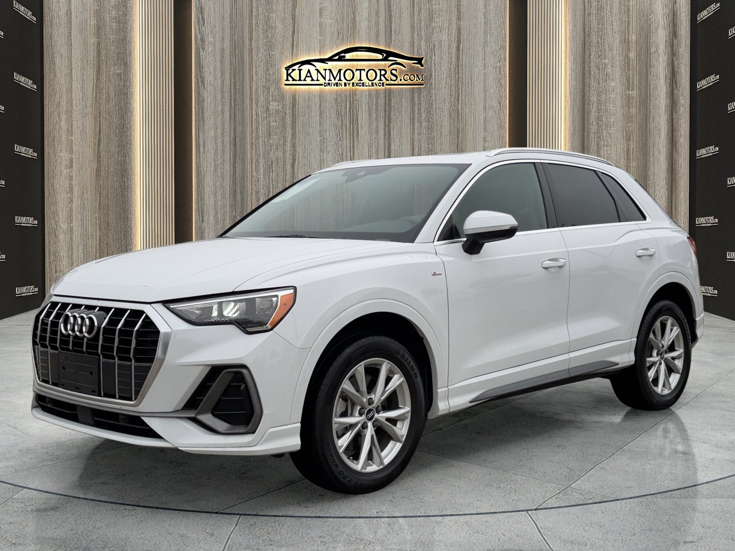 Used 2021 Audi Q3 2.0T Premium w/ Convenience Package image 3