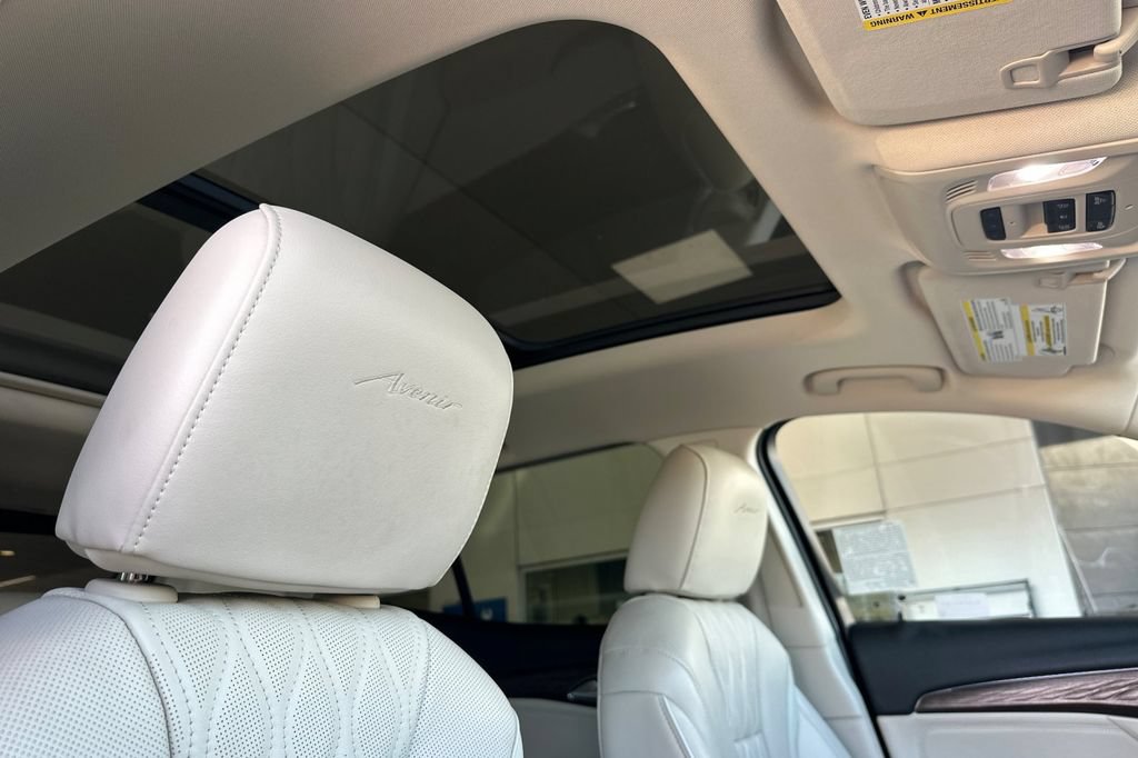 Used 2022 Buick Envision Avenir w/ Technology Package II FWD image 19