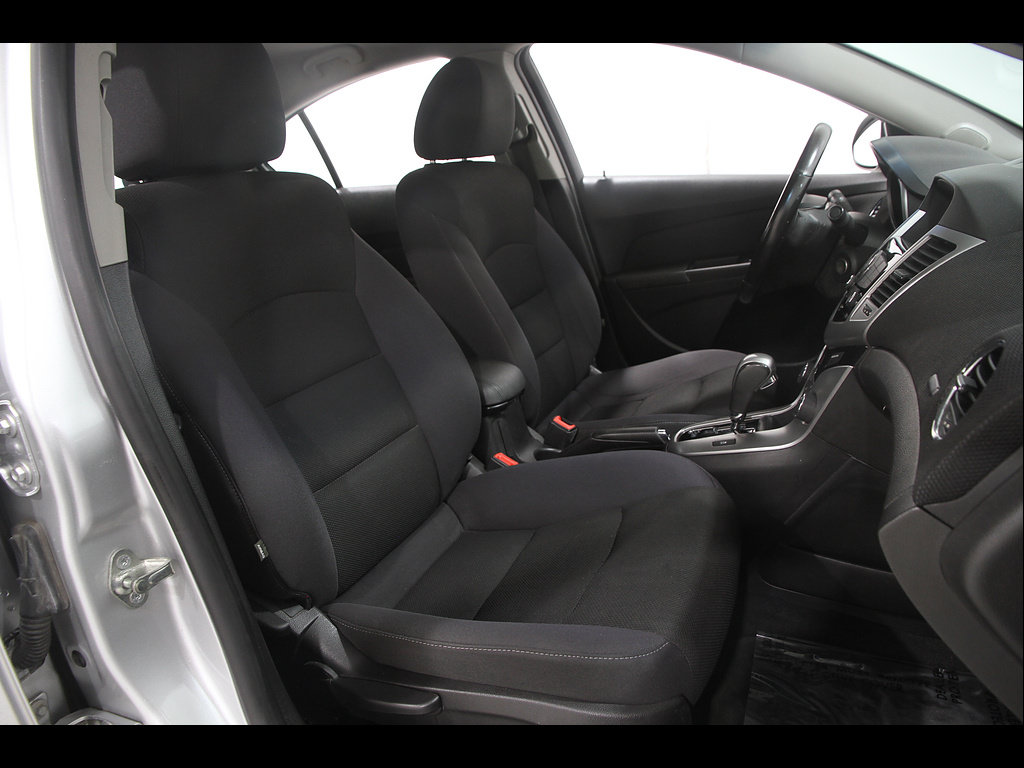 Used 2014 Chevrolet Cruze LT FWD image 13
