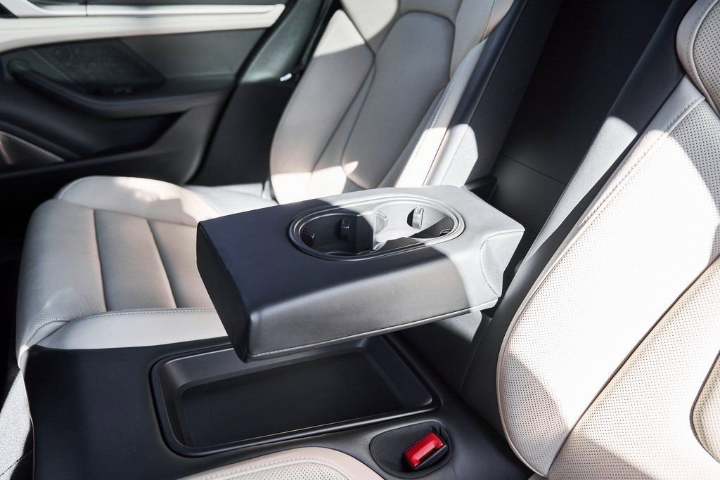 Used 2020 Porsche Taycan Turbo S image 51