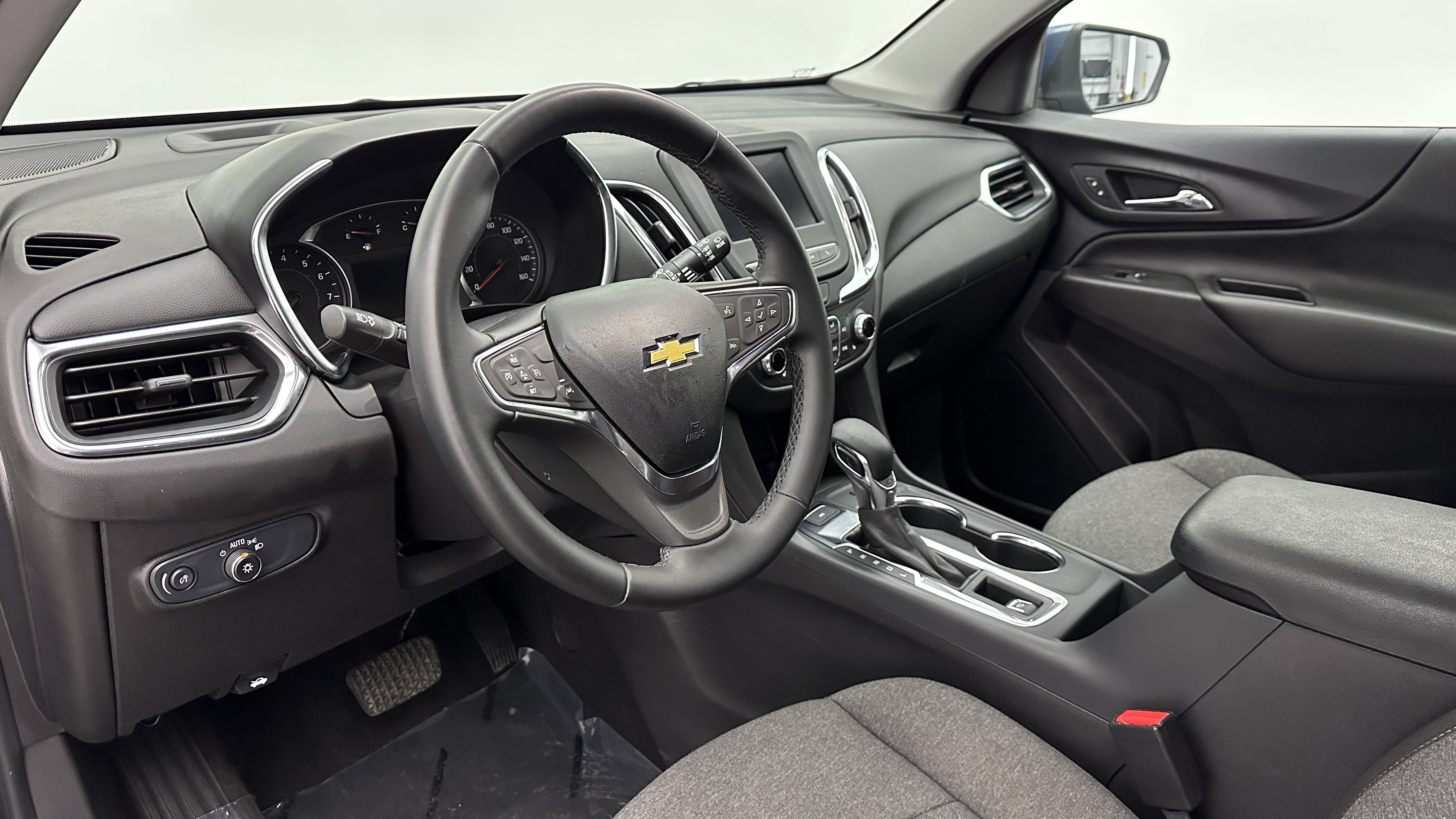 Used 2024 Chevrolet Equinox LT AWD/4WD image 8