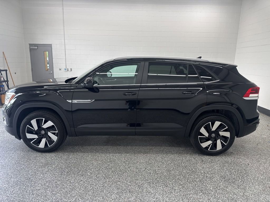 New 2026 Volkswagen Atlas Cross Sport SE AWD/4WD image 2