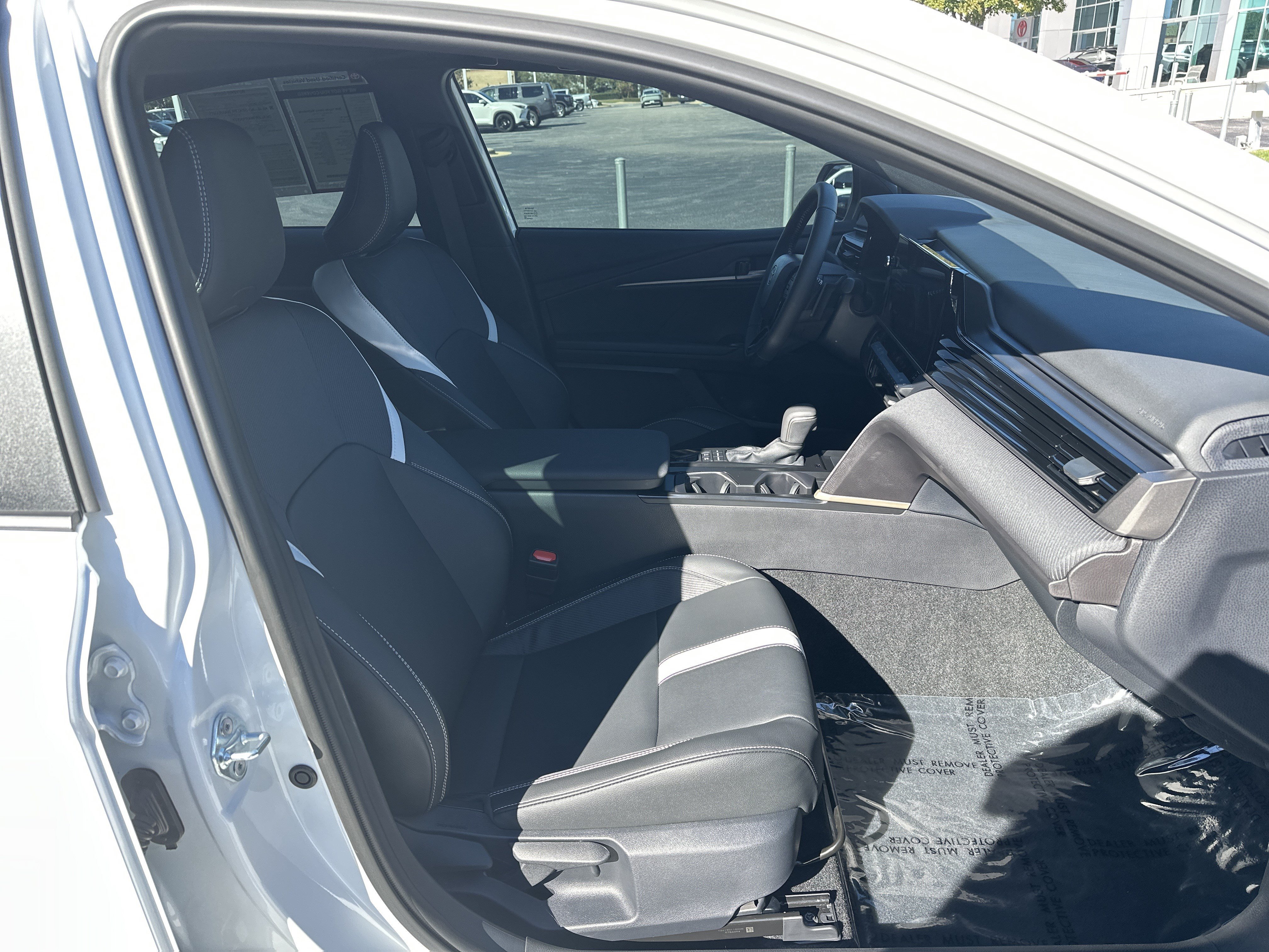 Used 2026 Toyota Camry Hybrid w/ Multimedia Upgrade Package FWD image 33