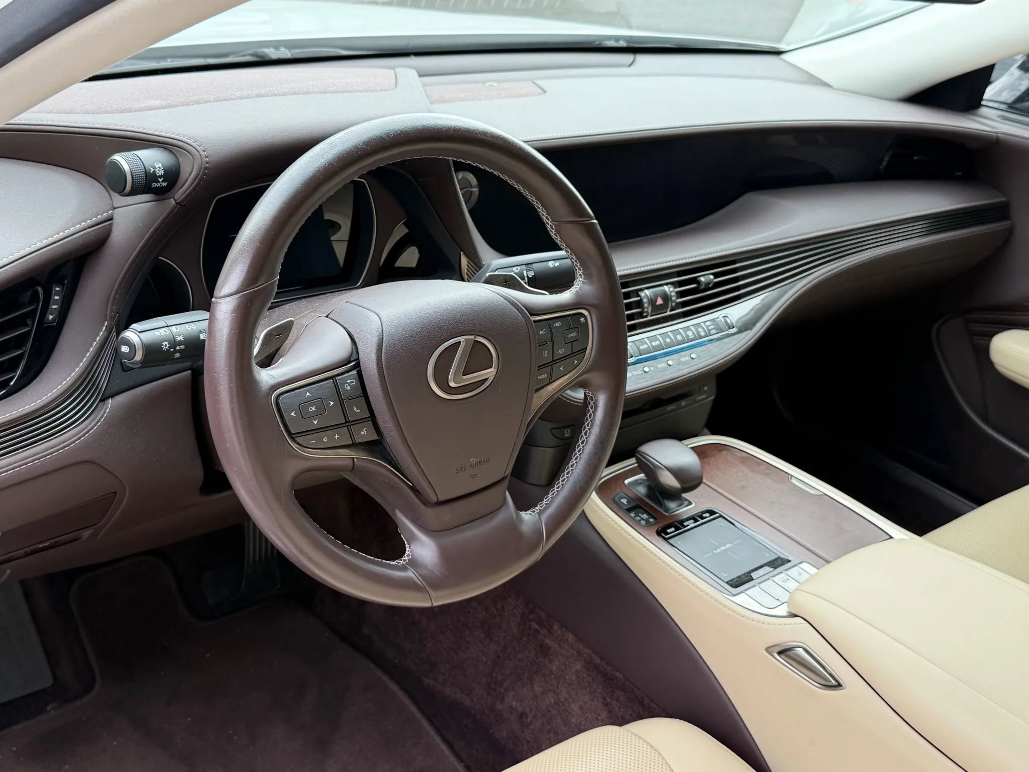Used 2020 Lexus LS 500 w/ Accessory Package (Z2) image 6