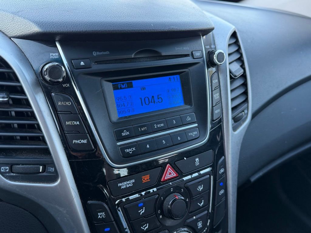 Used 2017 Hyundai Elantra GT image 15